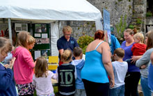 Crowds gather as news of our fantastic pots gets around!